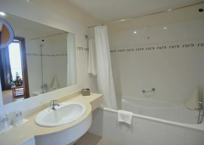 Hotel Salgueiro Porto Moniz